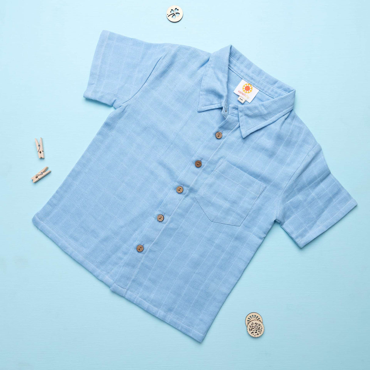 Boys Soleilclo pale blue gauze shirt half sleeve with wood buttons
