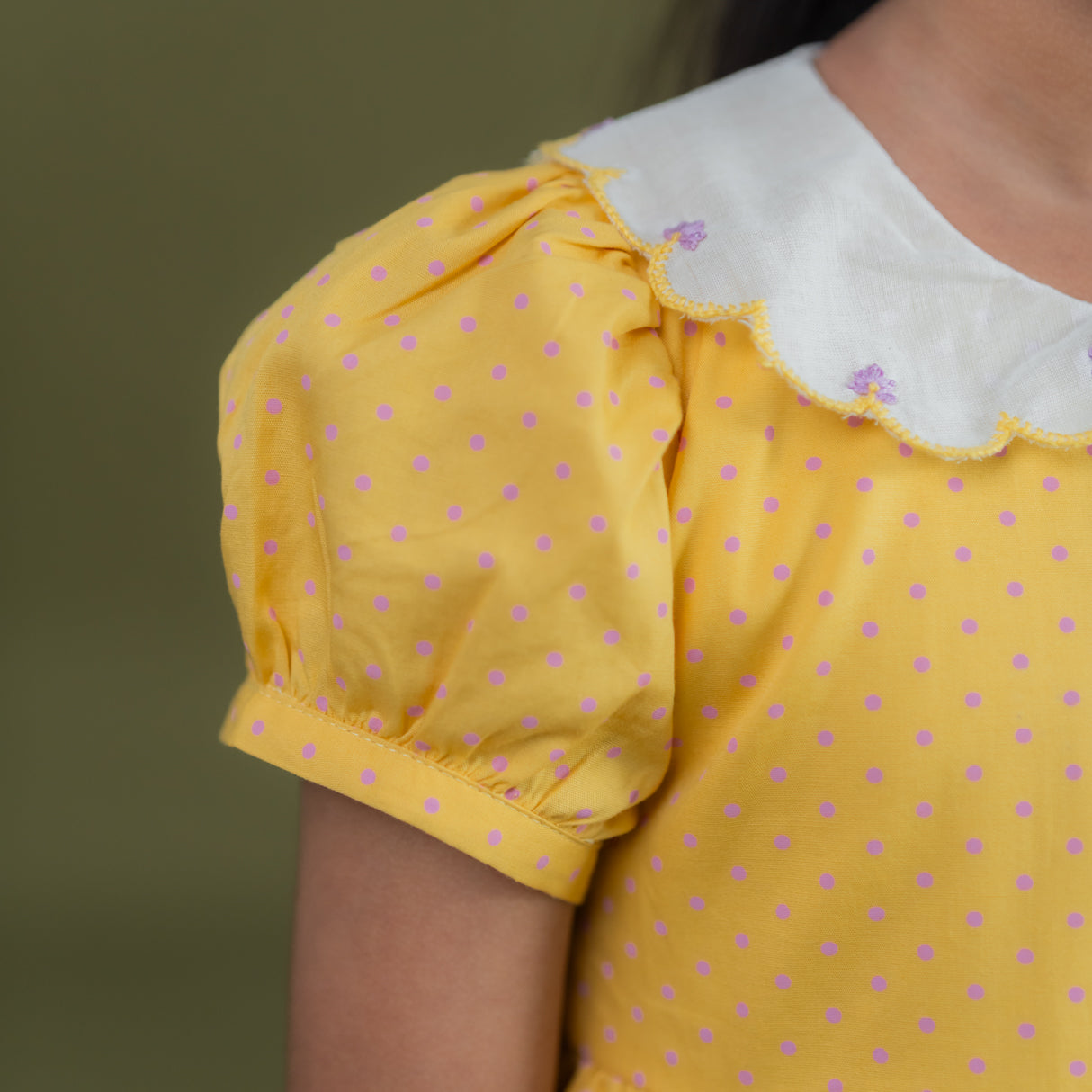 closeup of the puffed sleeve