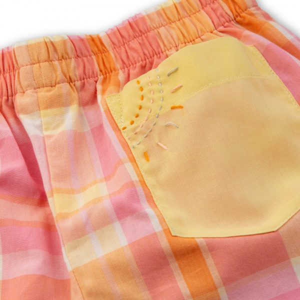 Small pocket sun embroidery on girls shorts