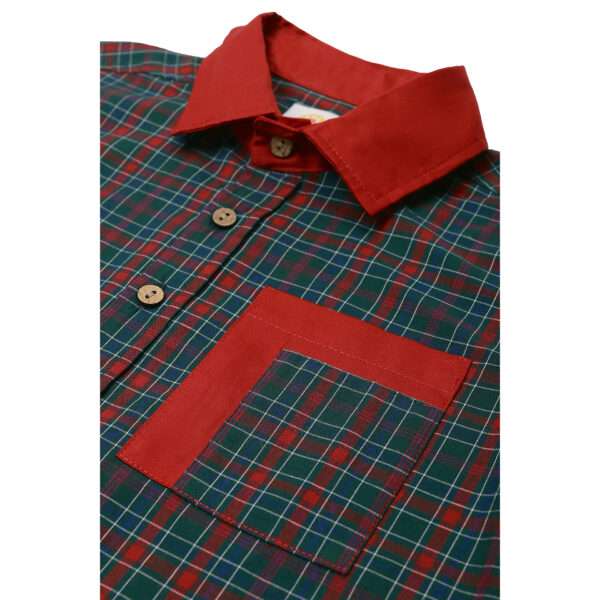 Boys shirt in red and green tartan with double pocket
